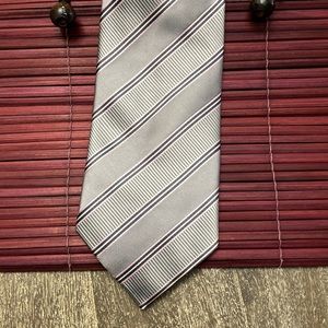 Donald Trump Tie gray with light pink pinstripes